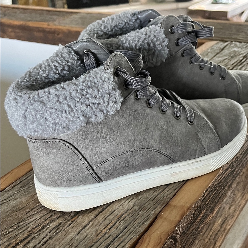 Sonoma Gray Ankle Boots with Faux Fur Lining